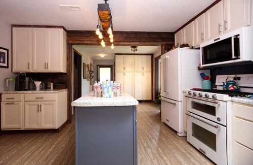 Carroll County Otro | Beautiful home near Branson, MO & EurekaSprings, AR.