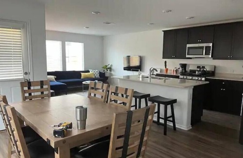 Stony Ridge North Casa | Beautiful Home near Tesla, COTA and ABIA