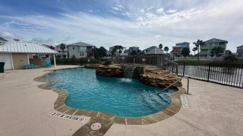 Port Aransas Casa | Beautiful home near the dunes