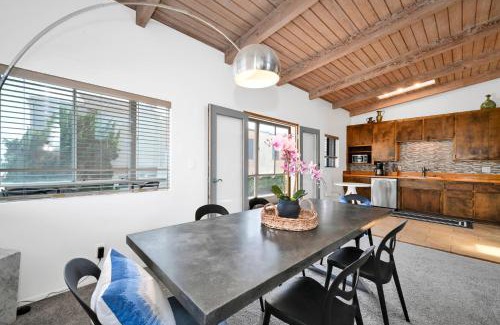 Santa Ana Heights Casa | Beautiful home on Seashore Dr