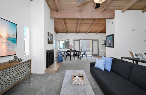Santa Ana Heights Casa | Beautiful home on Seashore Dr