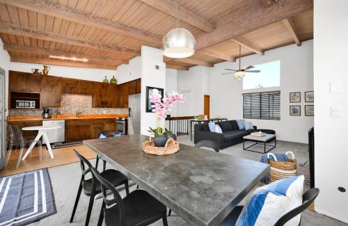 Santa Ana Heights Casa | Beautiful home on Seashore Dr
