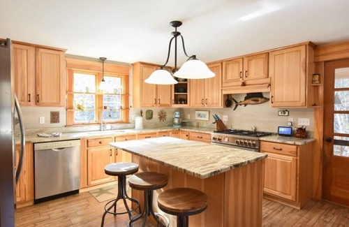 South Chatham Casa | Beautiful Home w/ Artistic Flair!