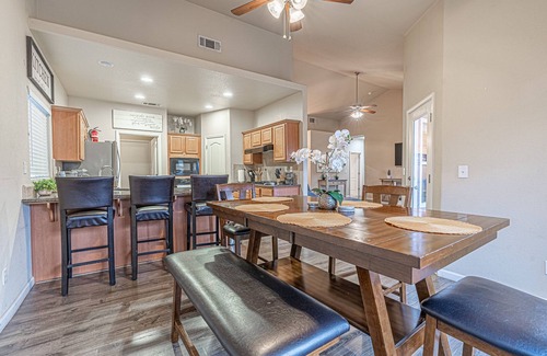 Fresno Casa | Beautiful home W/Pool Close to National Parks.