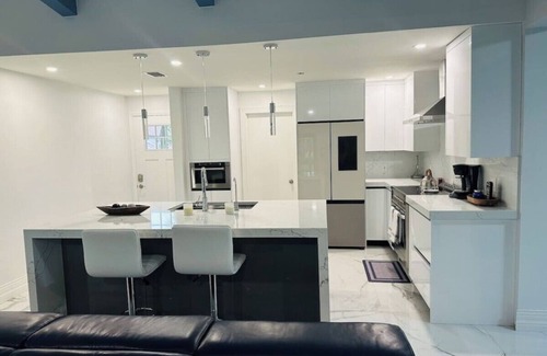 Naples Casa | 424) Beautiful home w/ Pool & soaker tub!