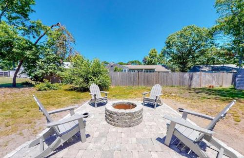 West Yarmouth Casa | Beautiful Home Walk to Water Dog Welcome