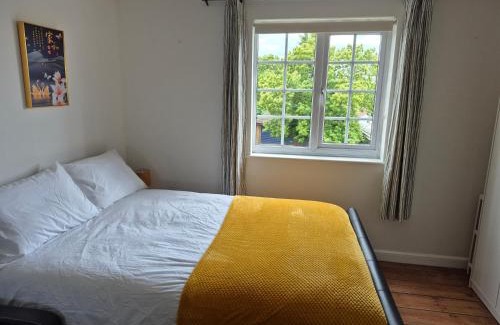 Durham Apartamento | Beautiful home with 3 beds in 3 seperate rooms in Durham free parking