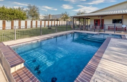 Sabinal Casa | Beautiful home with a pool