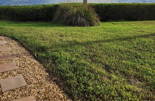 Ellenton Casa | Beautiful Home with screened in porch on the Manatee River