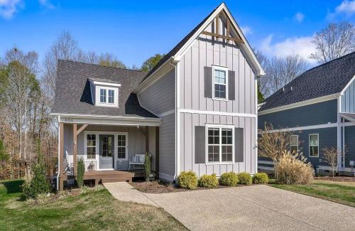 Tullahoma Casa | Beautiful Home with Lake and Marina Access, Firepit, Golf Cart Included