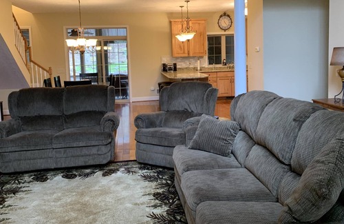 Alpine Lake Casa | Beautiful home within walking distance to lake!