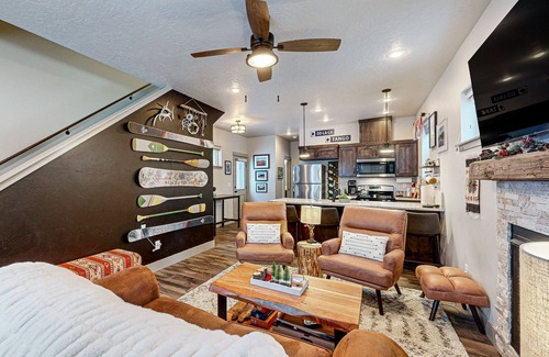 Donnelly Casa | Beautiful home within walking distance to Donnelly, with patios, grill, WiFi