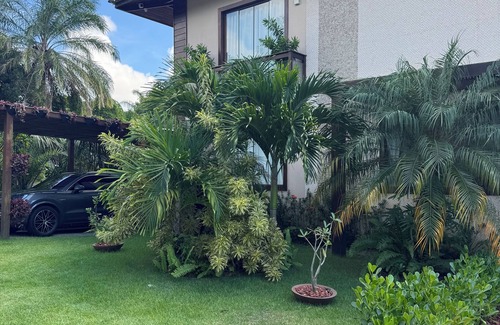 Itacimirim Casa | Beautiful house in Praia do Forte Bahia! It has a volleyball court and games room!