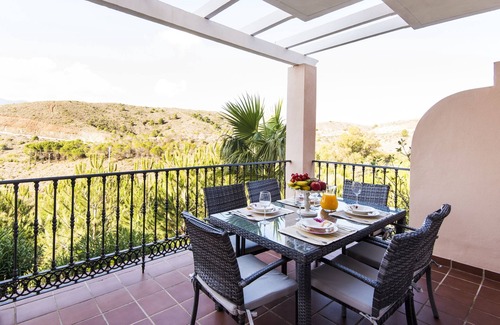 Alhaurín el Grande Casa | Beautiful House with Pool, Golf Course, Terraces, Wi-Fi and Air Conditioning