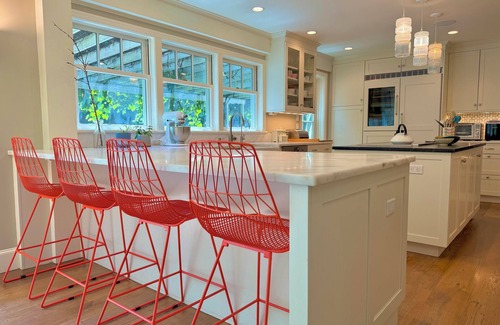 Glendale Casa | Beautiful House in the Woods: Huge Yard, Hot Tub