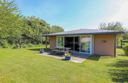 Guisseny Cabaña | HERMOSA CASA A 100 METROS DE LA PLAYA CON PISCINA COMPARTIDA - 8 personas