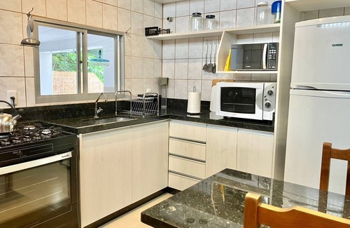 Pinheira Casa | Beautiful house 3 minutes walk from the beach