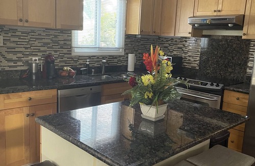Ewa Casa | Beautiful House, Beaches , Surfing, Golf, WiFi