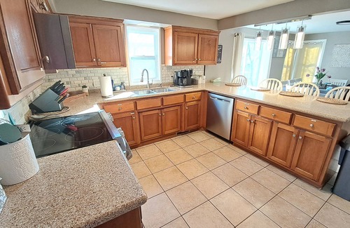 Roseville Casa | Beautiful house centrally located on .5 Acres