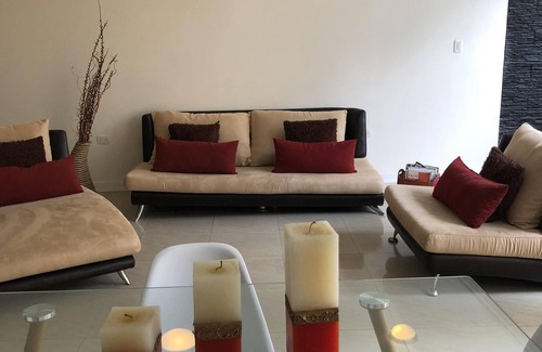 Quito Casa | Hermosa casa, completamente independiente