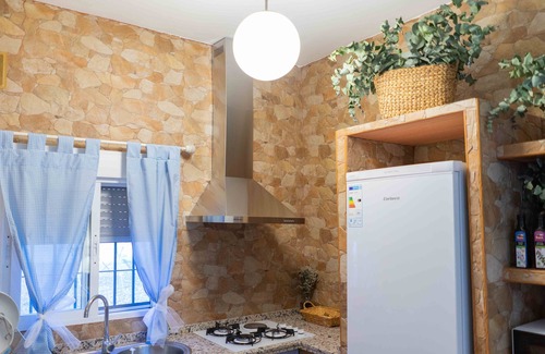 Almodovar del Río Chalet De Esquí | Beautiful house with natural caves and salt water pool