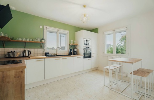 Pleurtuit Casa | Beautiful house for 12 with large garden near Dinard, St-Malo, pets allowed