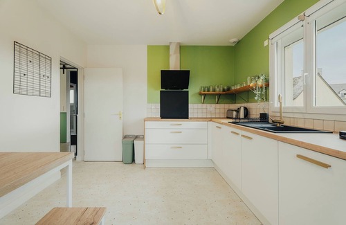 Pleurtuit Casa | Beautiful house for 12 with large garden near Dinard, St-Malo, pets allowed