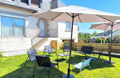 Pleurtuit Casa | Beautiful house for 12 with large garden near Dinard, St-Malo, pets allowed