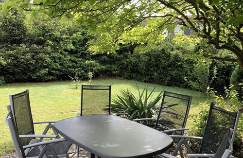 Ehrenfeld Casa | Hermosa casa en Colonia, para hasta 10 personas. Un gran jardín privado.