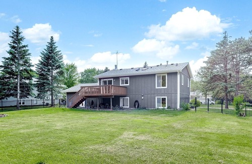 Eden Prairie Casa | Beautiful House in Eden Prairie - Entire House
