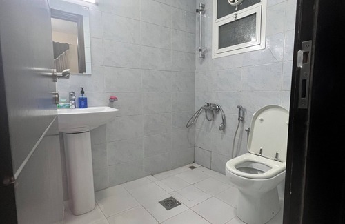Ajman Apartamento | Beautiful house near to supermarket taxi bus city center