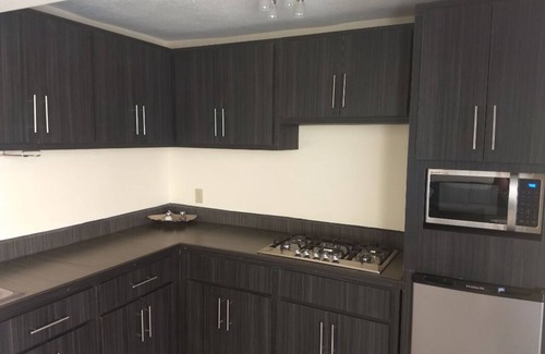 Tijuana Casa | Beautiful House on 2nd Floor (Close to the airport!)