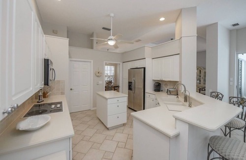 Braden River Casa | Beautiful house in a gated golf community. Pool with Lanai. Close to beaches.