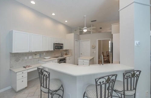 Braden River Casa | Beautiful house in a gated golf community. Pool with Lanai. Close to beaches.