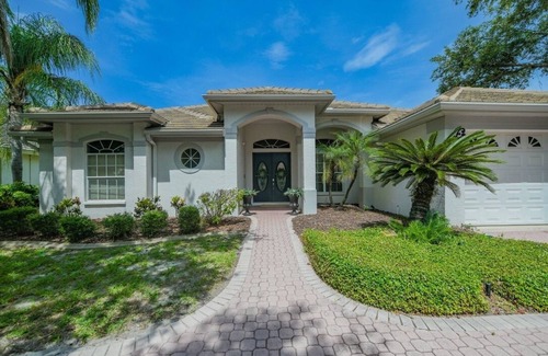 Braden River Casa | Beautiful house in a gated golf community. Pool with Lanai. Close to beaches.