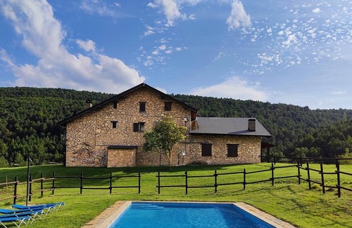 Coll de Nargó Cabaña | Confortable casa, 6/7 Personas. Piscina. Barbacoa pirvada. Wi-Fi