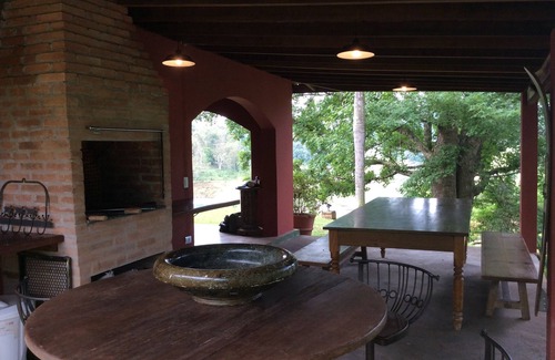 Santa Isabel Casa | Preciosa casa frente w / Presa, guiño, Quadr, Churrasq, WIFI, SkyTV, 114milm² / 40min SP