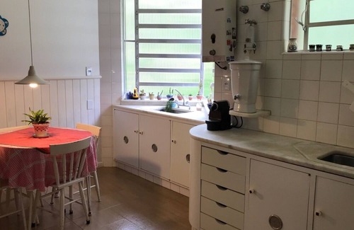 Teresopolis Cabaña | Beautiful house with 9,000m2 of gardens, wifi, 4 suites and close to Golf - 06 rooms