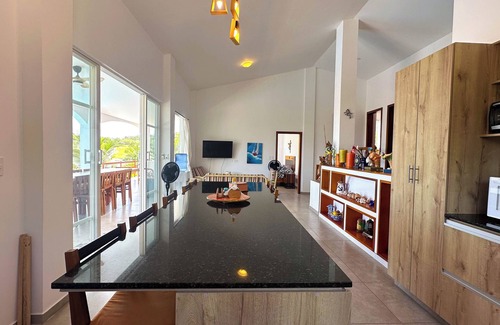 Jama Casa | Hermosa casa con piscina privada en Jama Campay con vista al mar