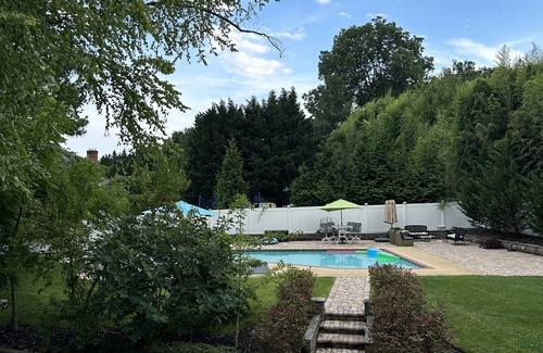 Potomac Casa | Beautiful House with private pool in the heart of Potomac