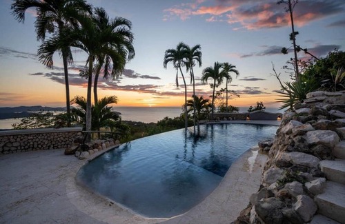 Rio Seco Casa | Beautiful House with Sweeping Ocean Views, Modern Design, and a Private Infinity Pool