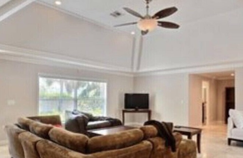 Vero Beach Cabaña | Hermosa cabaña frente al mar con muelle de $ 10,000 por mes.