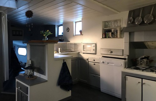 Avignon Alquiler De Eote | Hermosa casa flotante en l