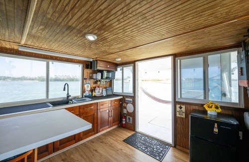 Key West Alquiler De Eote | Beautiful Houseboat in Key West
