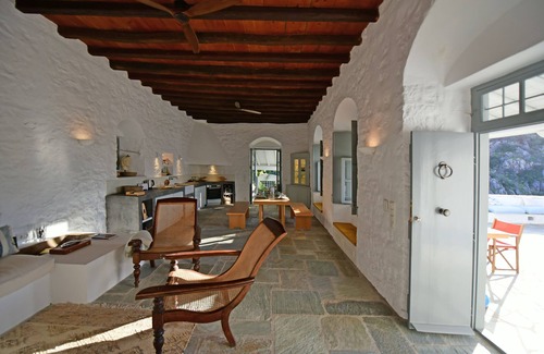 idhra Casa | Beautiful Hydra house.