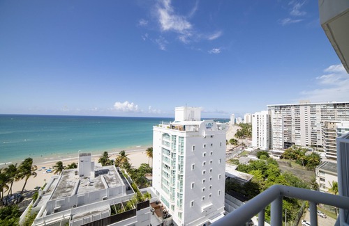 San Juan Apartamento | Beautiful Isla Verde Apartment by the Beach!