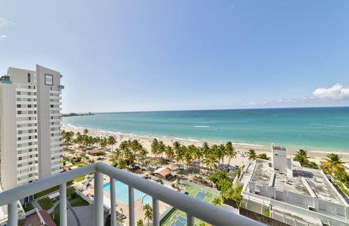 San Juan Apartamento | Beautiful Isla Verde Apartment by the Beach!