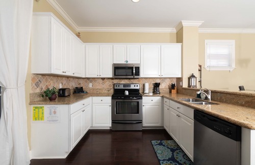 Islamorada Casa | Beautiful Island Home in Anglers Reef! Ocean front community. Pool & boat slip.