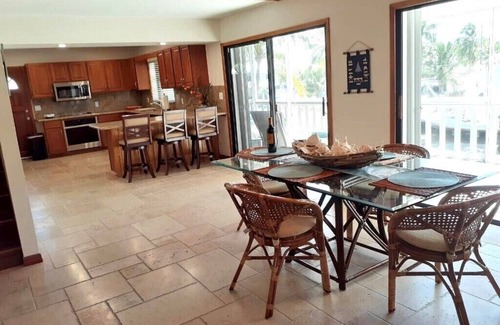 Twin Lakes Casa | Beautiful key largo home next to bay and ocean access