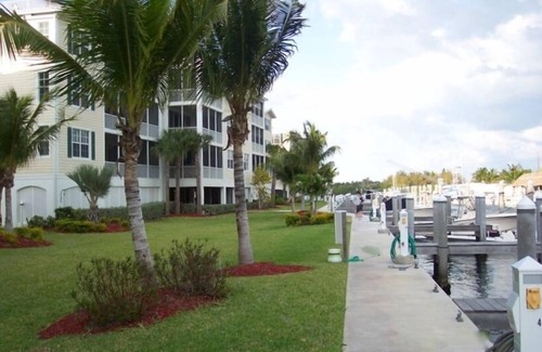 Islamorada Condominio | Hermoso condominio 'Keysey' con resbalón en una comunidad cerrada (VR-196)